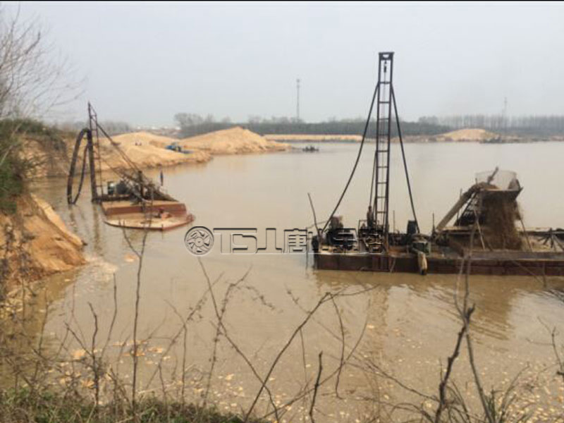 無節(jié)制開采河沙，河堤受損嚴(yán)重